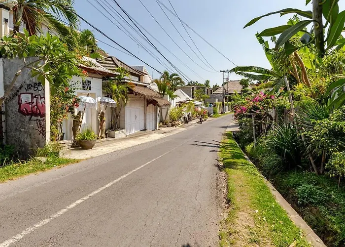3 Bedroom Near The Sea With Private Pool In