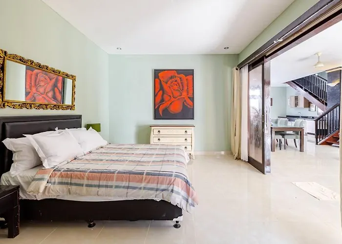 3 Bedroom Near The Sea With Private Pool In チャングー