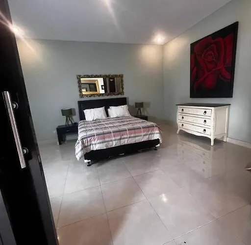 3 Bedroom Near The Sea With Private Pool In