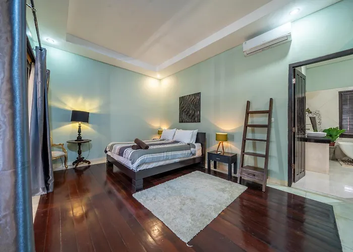 3 Bedroom Near The Sea With Private Pool In *